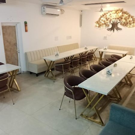 Hotel D Plaza Zirakpur Luaran gambar