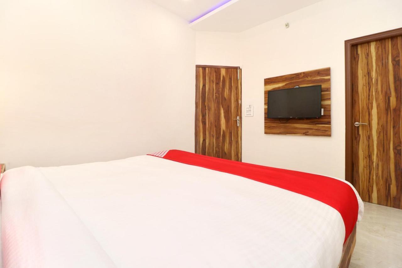 Hotel D Plaza Zirakpur Luaran gambar