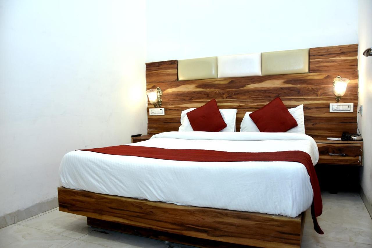 Hotel D Plaza Zirakpur Luaran gambar