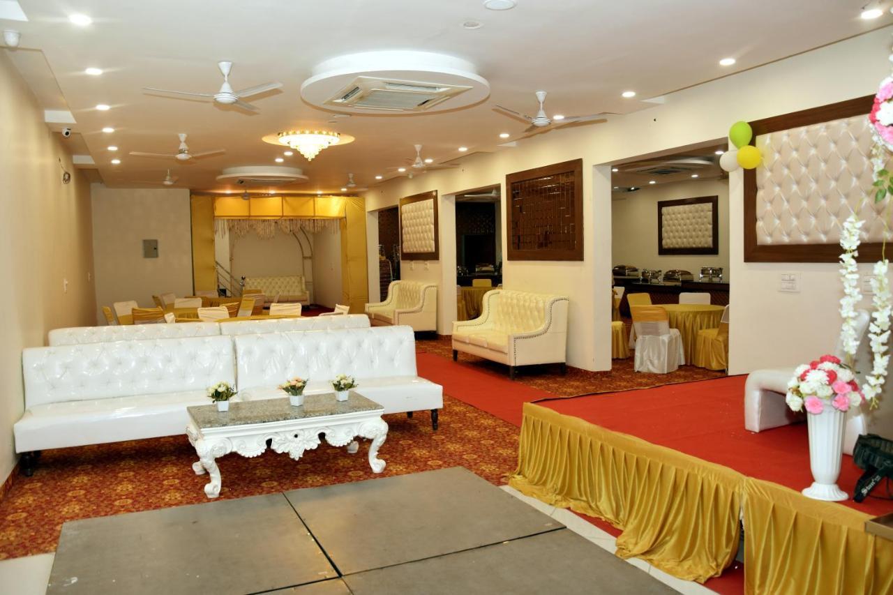 Hotel D Plaza Zirakpur Luaran gambar