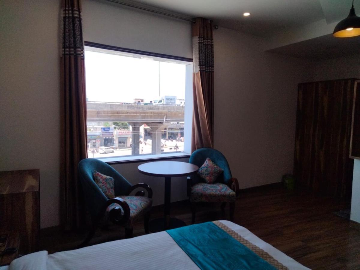 Hotel D Plaza Zirakpur Luaran gambar