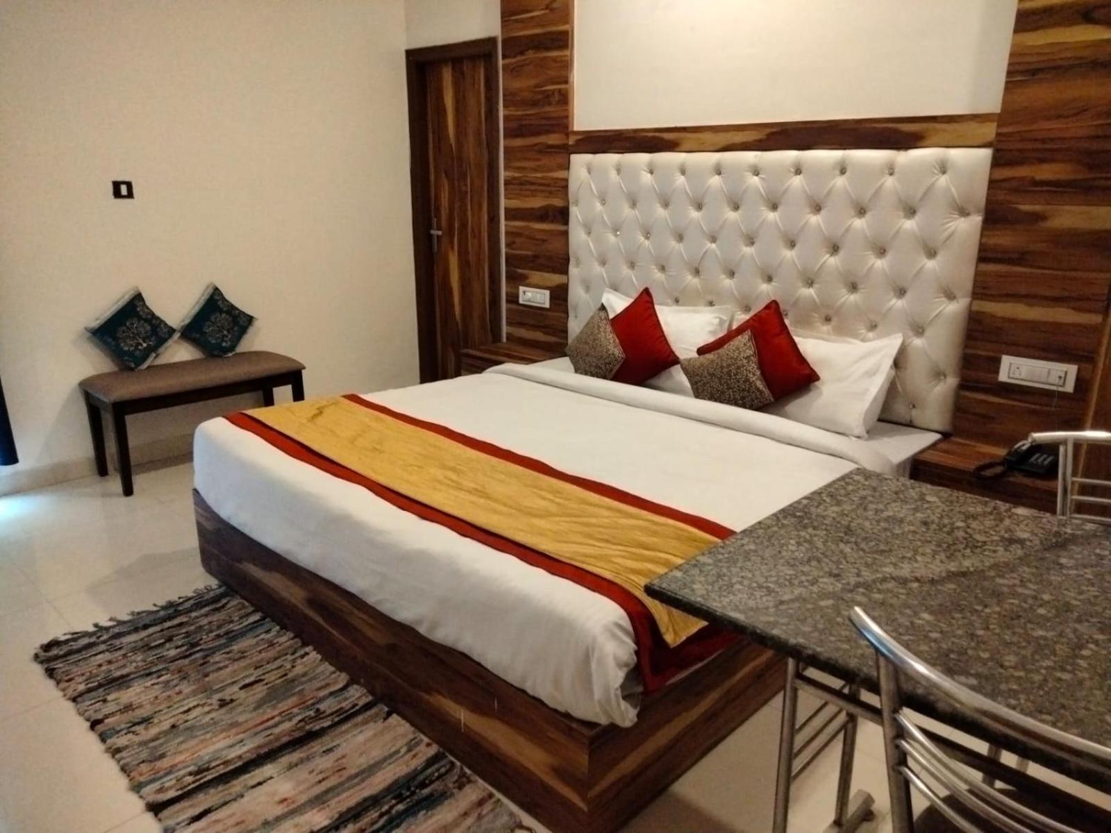 Hotel D Plaza Zirakpur Luaran gambar