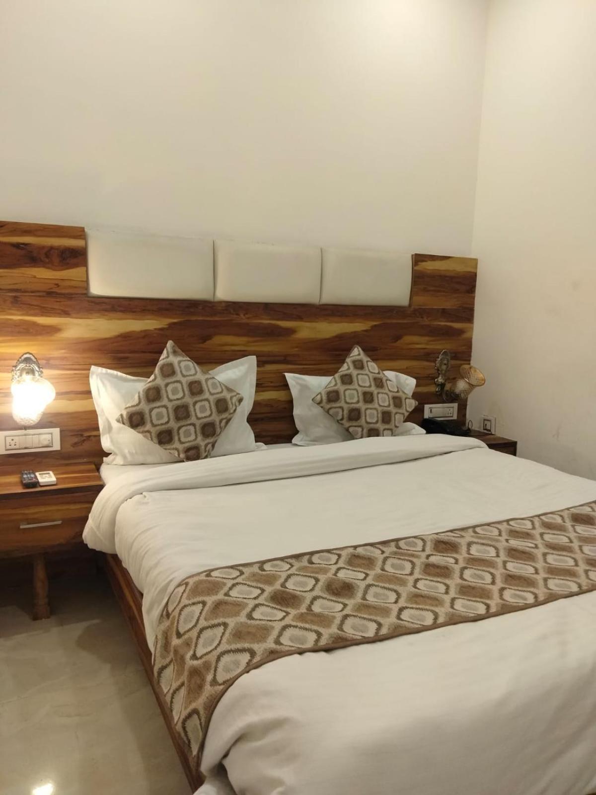 Hotel D Plaza Zirakpur Luaran gambar