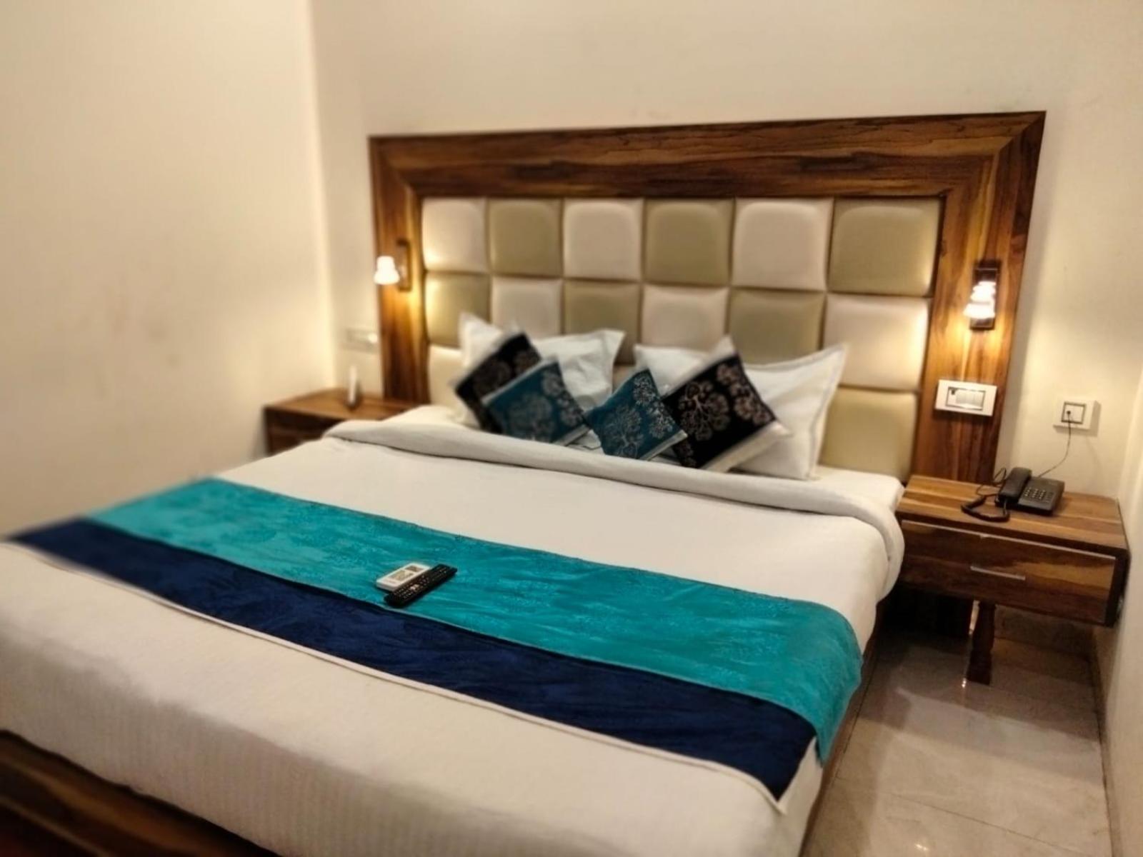Hotel D Plaza Zirakpur Luaran gambar