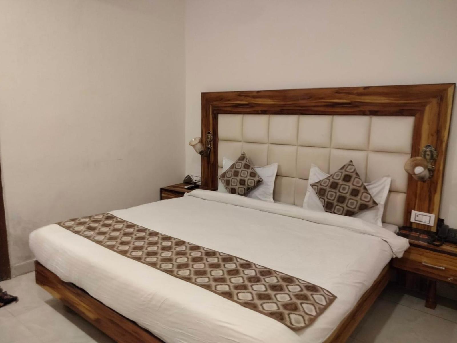 Hotel D Plaza Zirakpur Luaran gambar