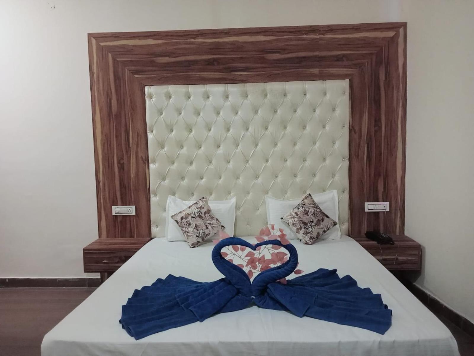 Hotel D Plaza Zirakpur Luaran gambar