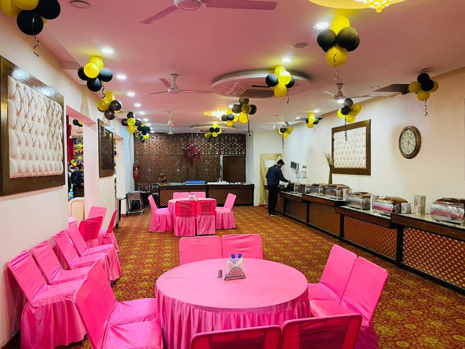 Hotel D Plaza Zirakpur Luaran gambar