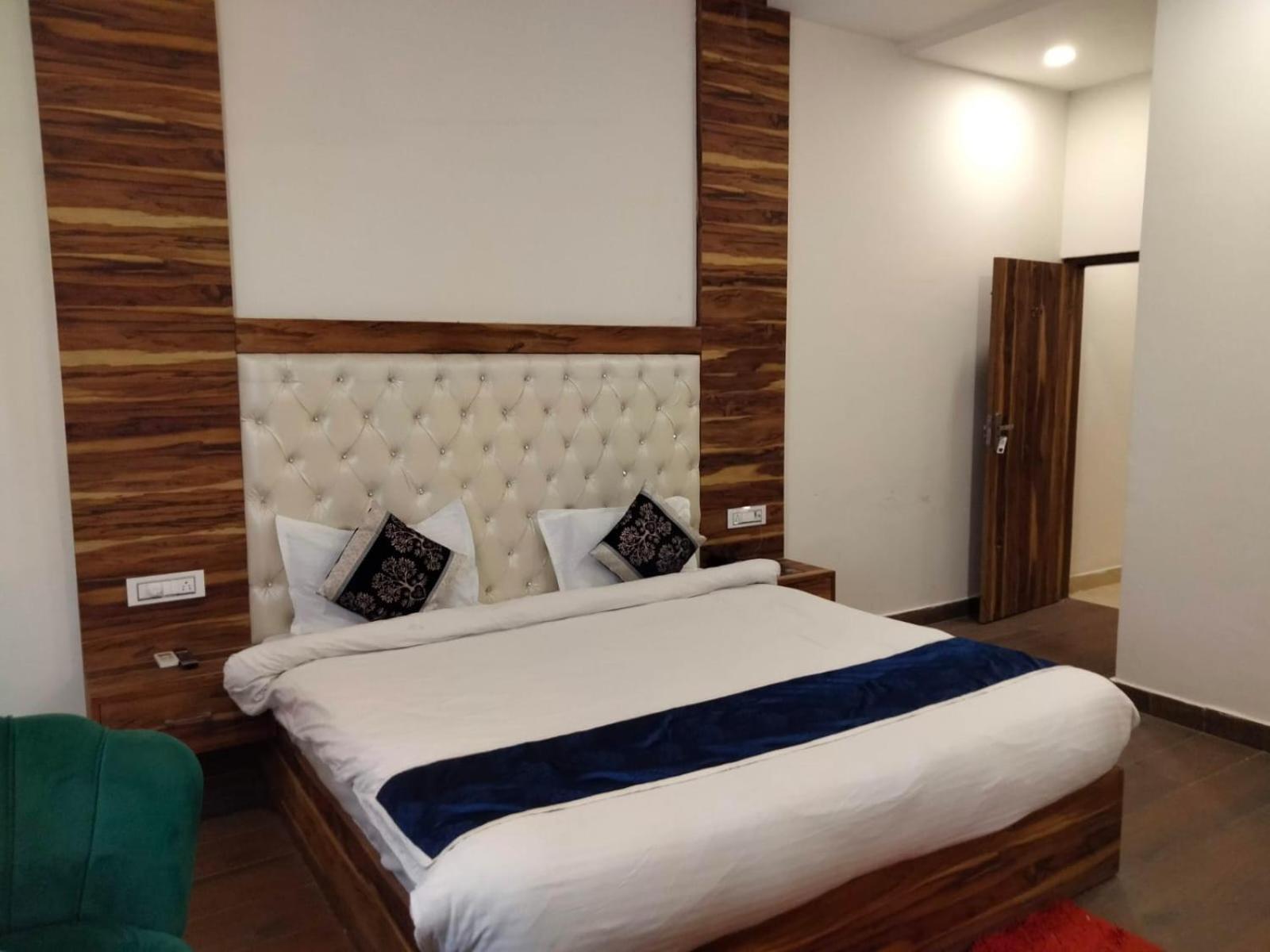 Hotel D Plaza Zirakpur Luaran gambar