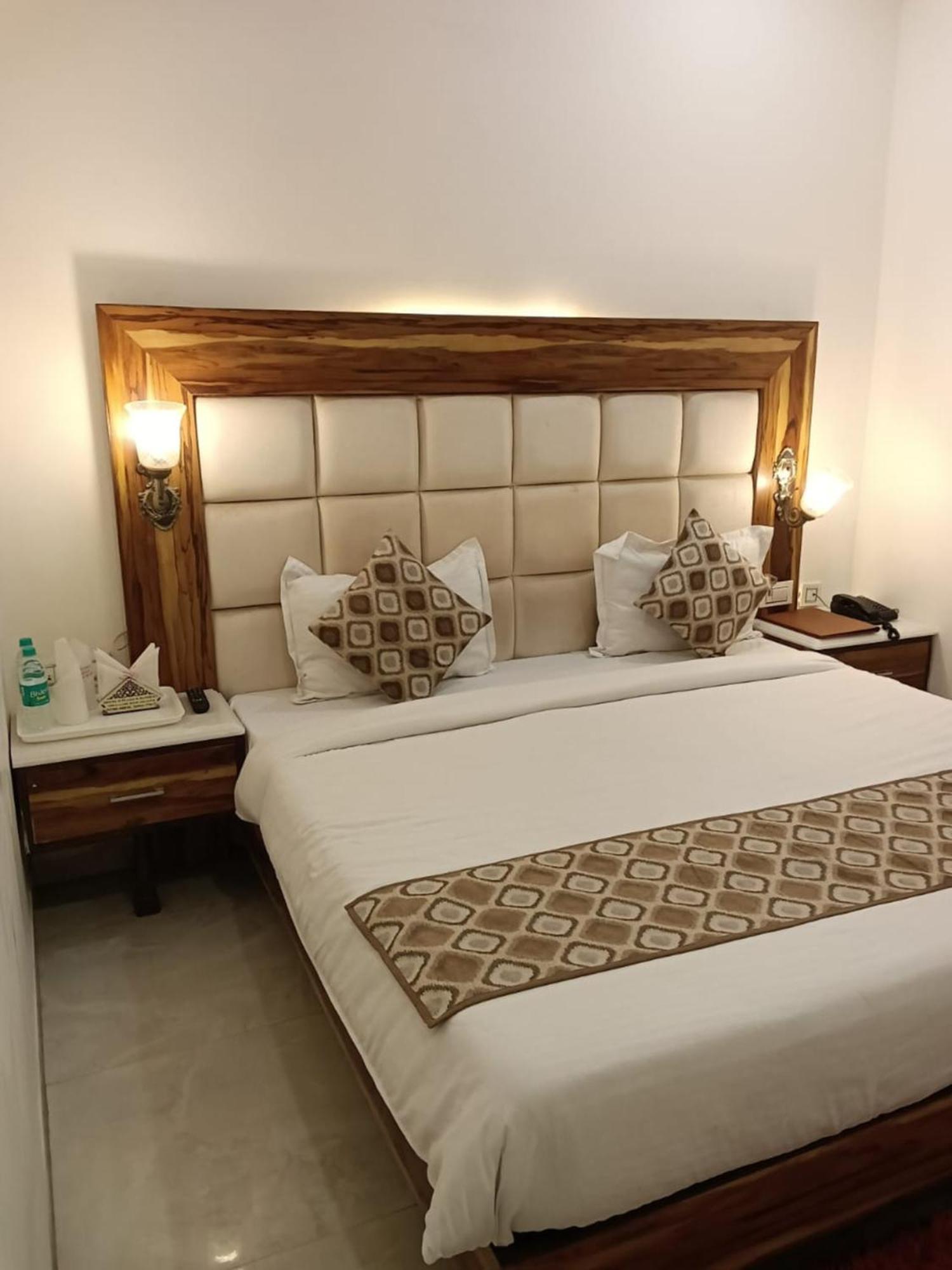 Hotel D Plaza Zirakpur Luaran gambar