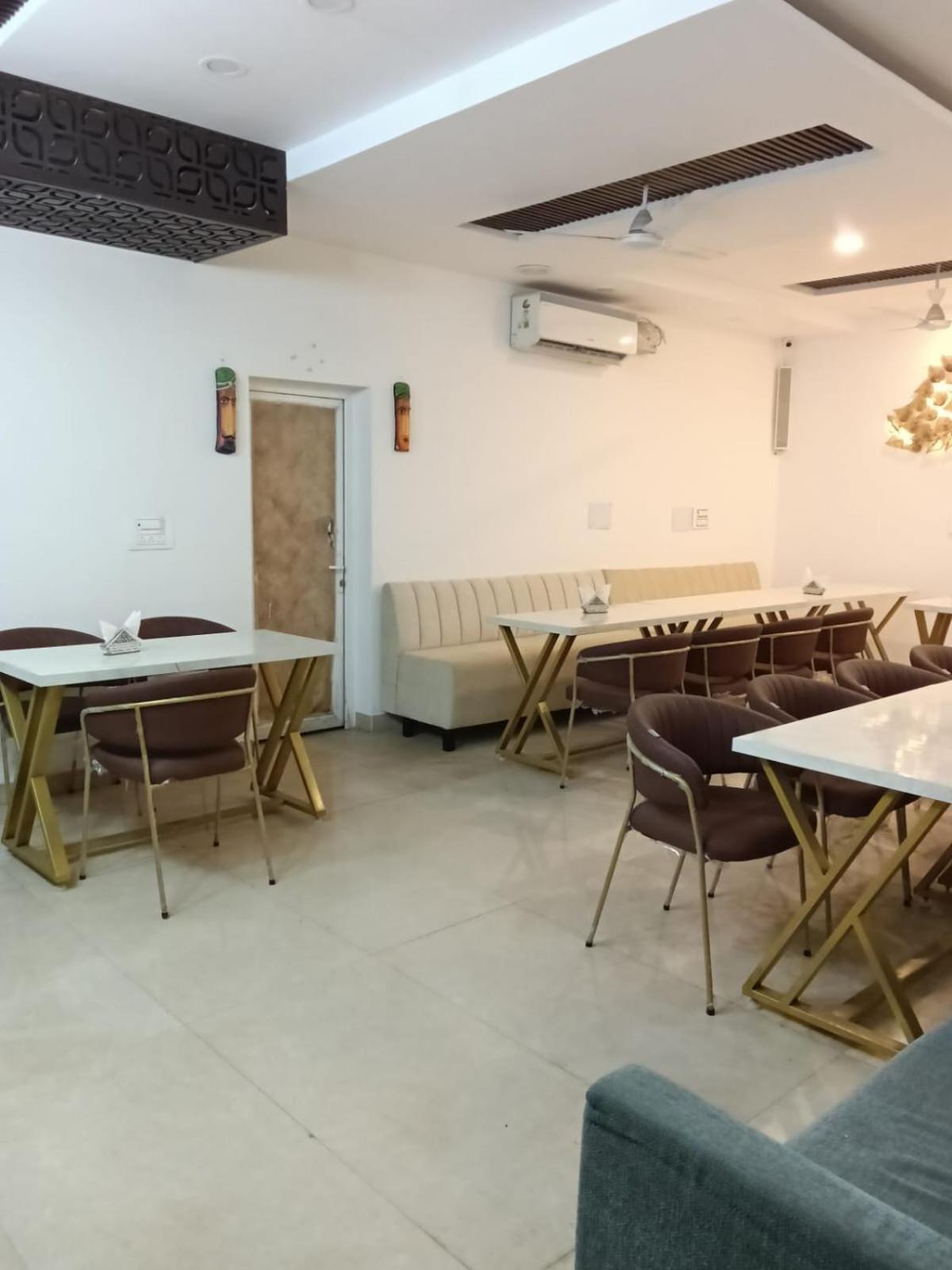 Hotel D Plaza Zirakpur Luaran gambar